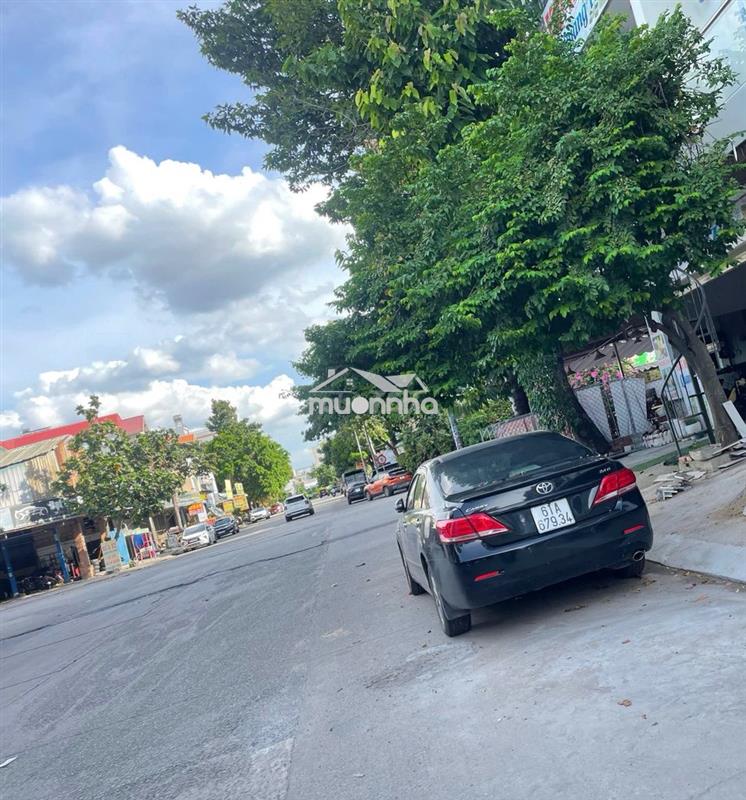 Cho thuê nhà nguyên căn 10 x 20, t+3l, có thang máy