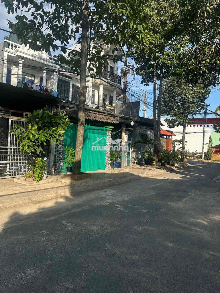 -  Nhà đẹp 80m2.bà điểm.hóc môn .đường 12m xe tải đỗ cửa – ngay chợ