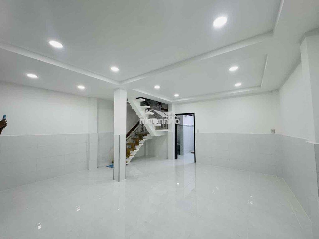 Rất ngộp ! ngay chợ thủ đức 50m2 + 2 tầng vị trí đẹp - 4