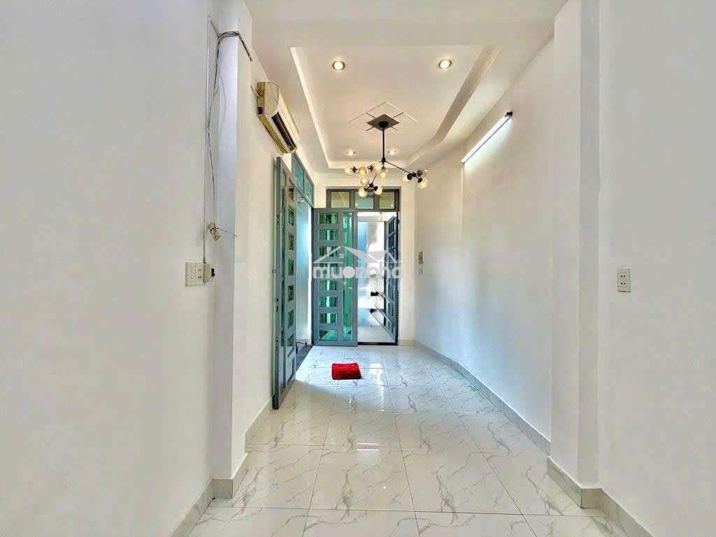 Nhà hẻm xe  hơi có sân xe, 13tr còn bớt - 3