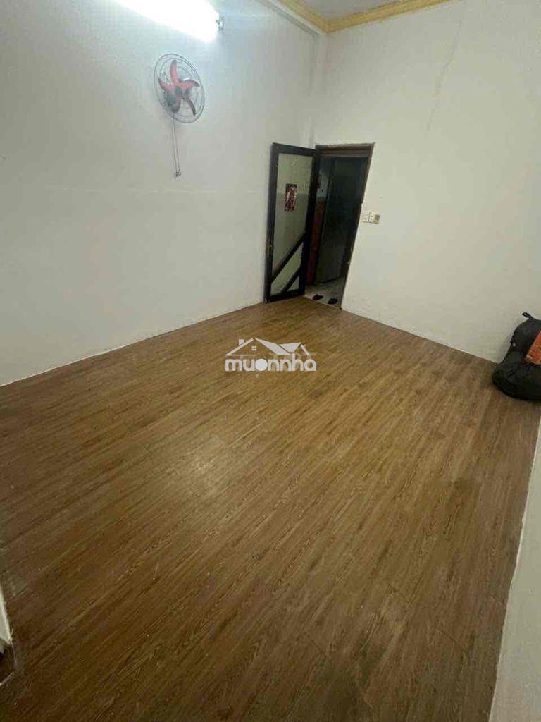 Cho thuê phòng phan đình phùng phú nhuận 30m2 có wc , bếp , máy lạnh - 3