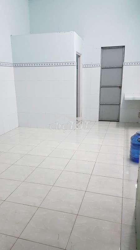 Phòng trọ ban công cửa sổ ngã tư phú nhuận  - 2