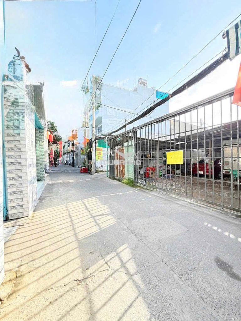 Bán nhà 1 lầu - dt: 5x15m. sát quận 7 giá : 4 tỷ 950 tr