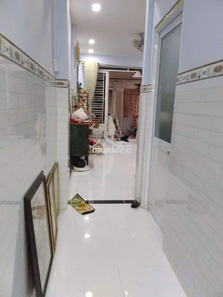 Nhà bán hẽm lạc long quân. dt : 4 x 17m - 2