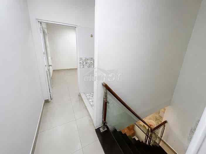 Nhà 2 tầng cần bán gần chợ hiệp bình - 3