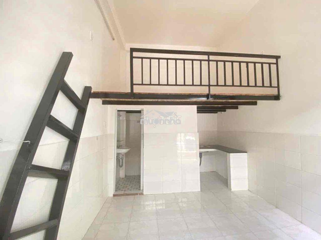 Phòng ngay trệt có gác ngay bigc trường chinh- đh công thương - 2