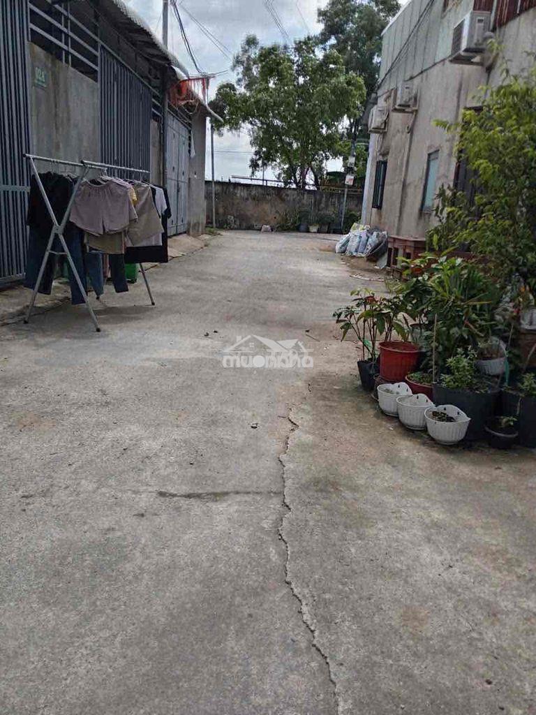 Chính chủ cần bán nhà gần khu du lịch bửu long 4.5 x 15 khu dân cư