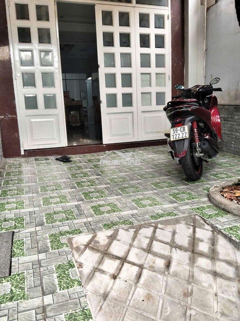 Phòng trống 30m2 có ban công, cửa sổ ngập tràn ánh nắng, ngay ttq4 - 4