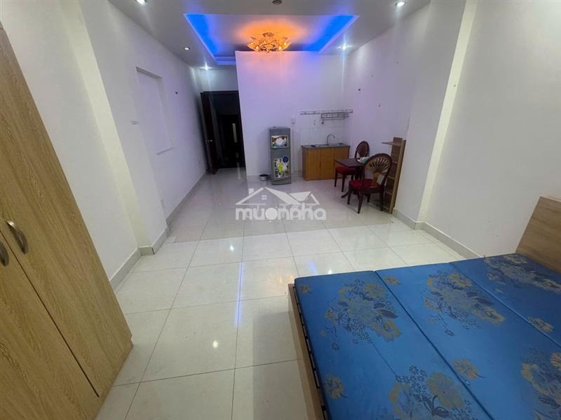 Phong ban công khu him lam, q7: 40m2, full nội thất, không chung chủ