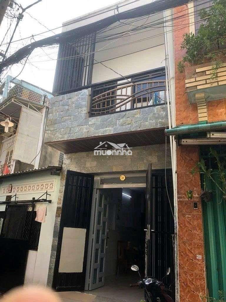 Cho thuê gấp 377/5k cmt8, q10 gần clb lan anh, nhà mới đẹp, giá 12tr