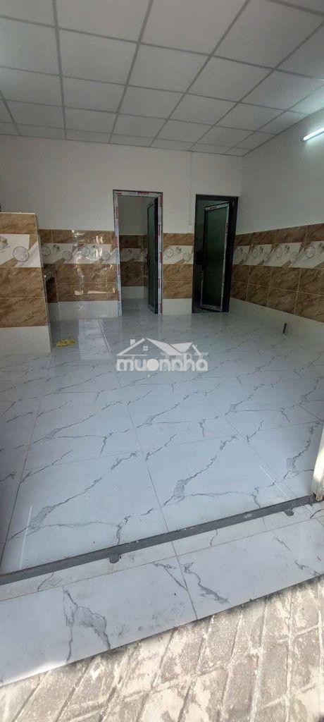 Nhà mới gần ngã tư bốn xã, khu dân cư đông đúc, cách đầm sen chỉ 10ph
