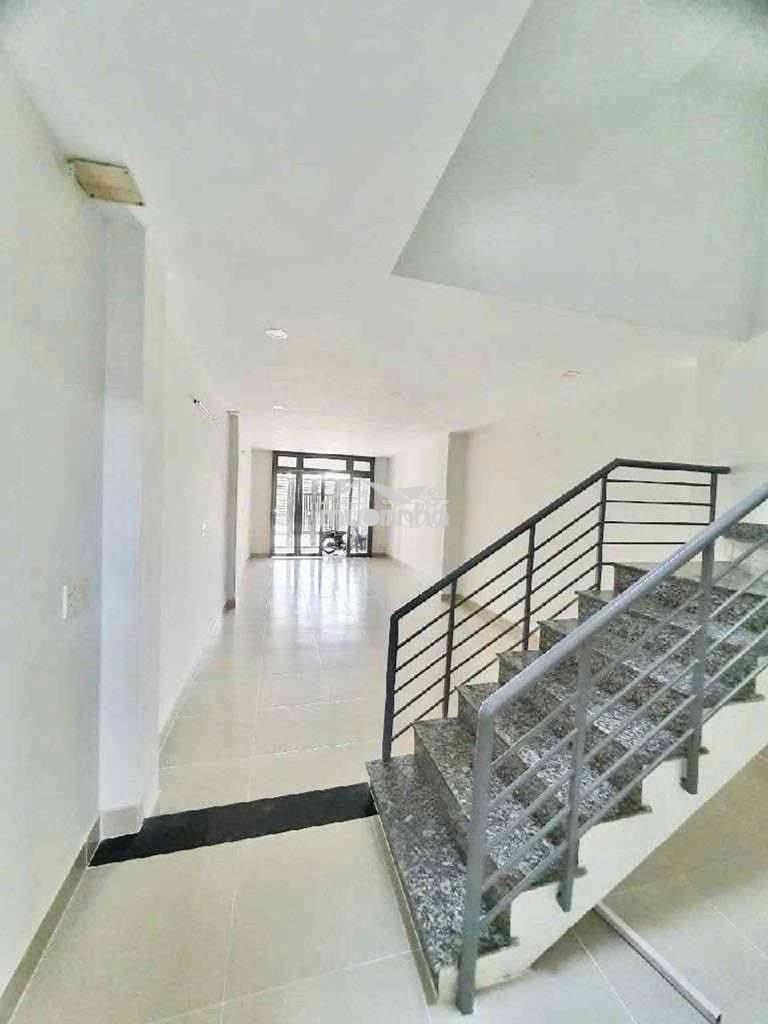 Cho thuê nhà nguyên căn đường số lâm vân bền, quận 7