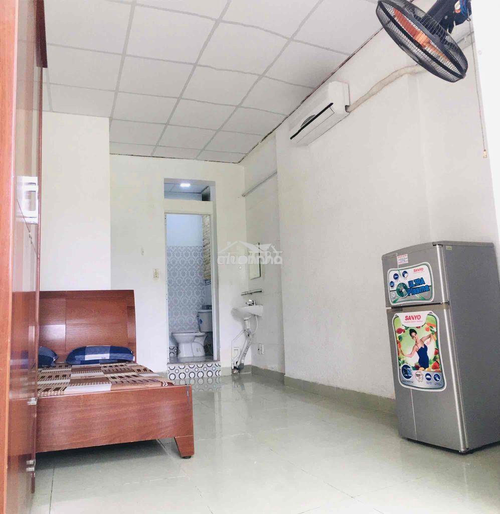 Cho thuê phòng ban công 3tr2 full nội thất q7 - 2