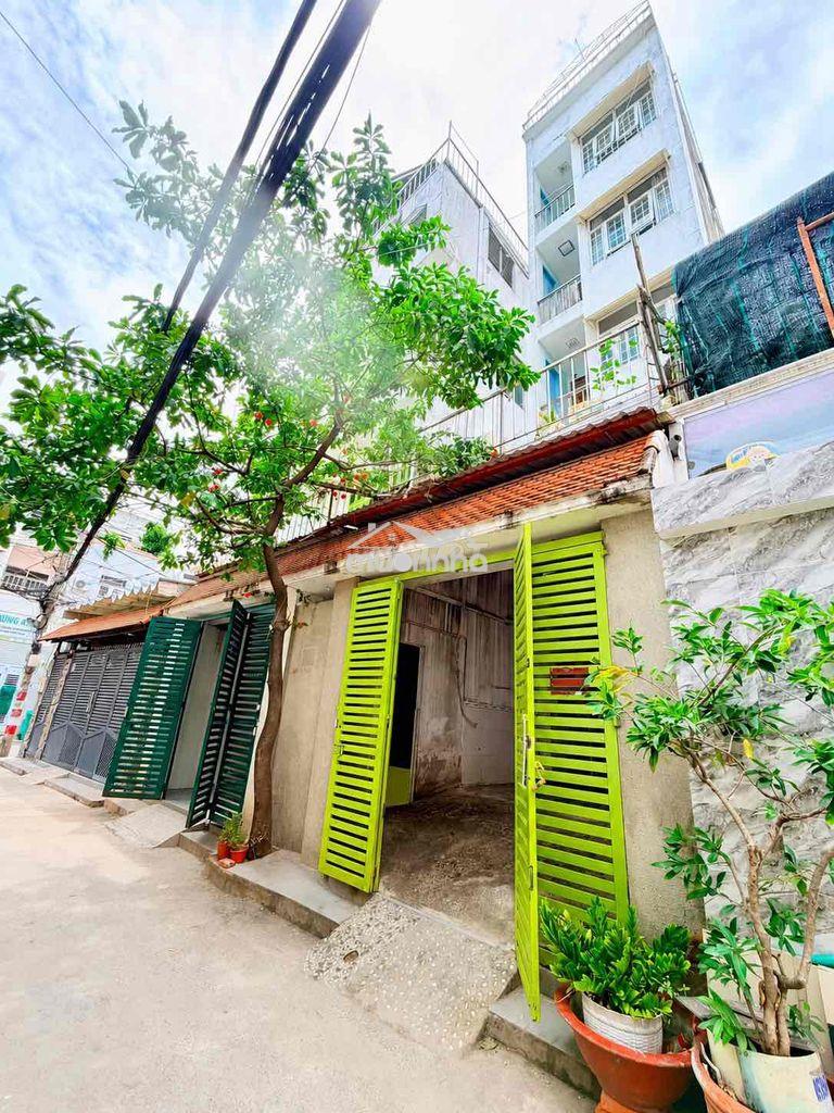 Nhà bán hẻm xe tải 9x15. 2 căn nhà cao tầng. phan huy ích p12 gv