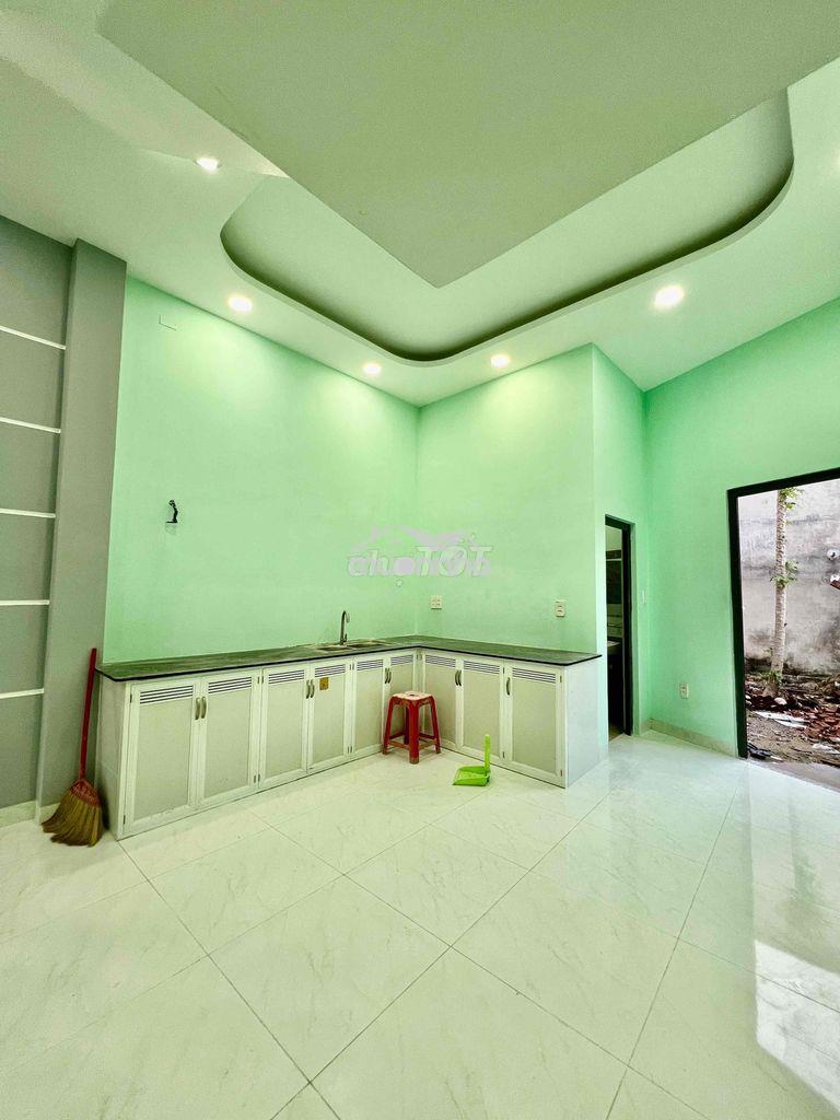 Cho thuê nhà dt 4x20 1trệt 1lầu 2pn 2wc có sân sau trồng cây xây 4x13 - 4