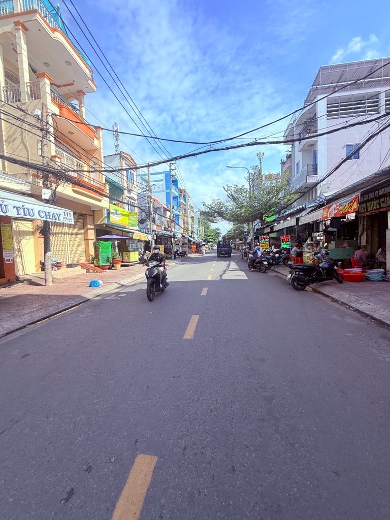 Nhà nát mặt tiền bông sao 150m2, có lối đi hiện hữu bên cạnh tiện xây chdv. giá 13 tỷ