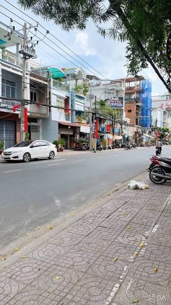 9 tỷ, nhà mặt tiền kinh doanh hưng phú, dòng tiền 200tr, bán gấp - 3