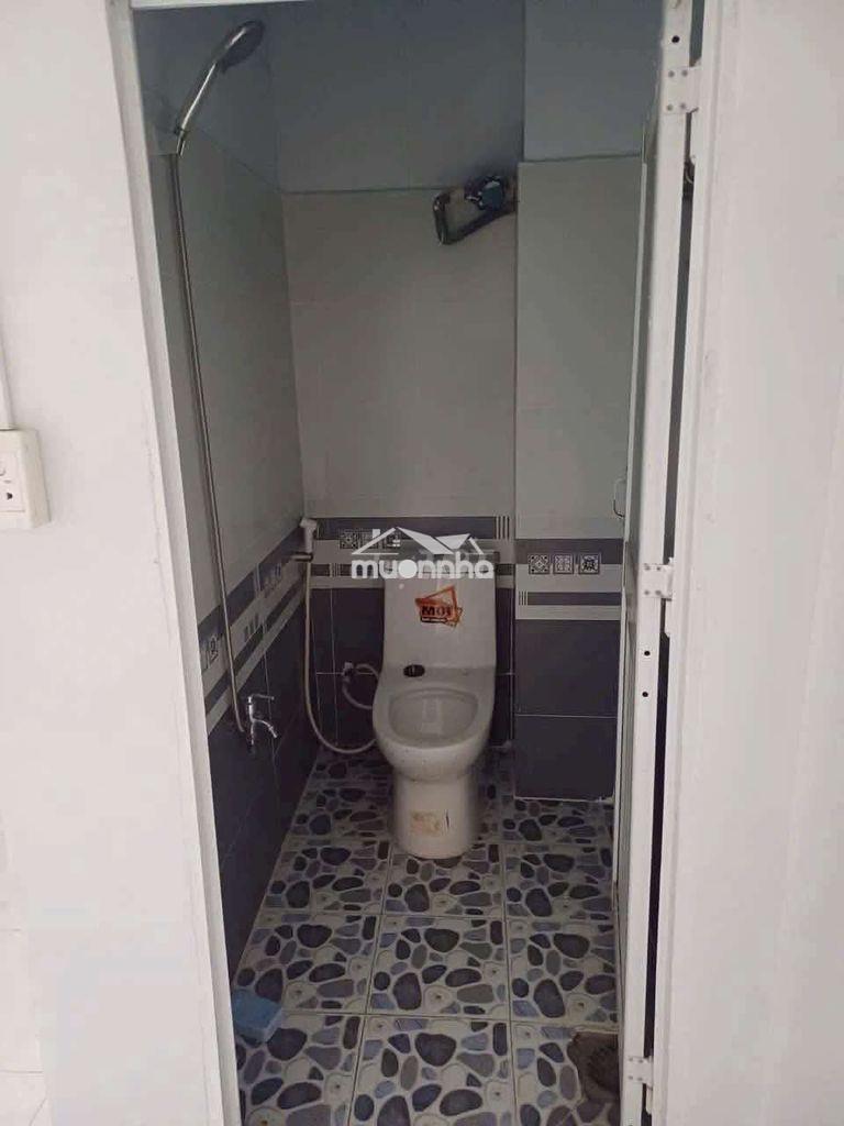 Nhà dt 4*4m,1lau, có sẵn máy lạnh, cách chùa bà thiên hậu 500m - 3