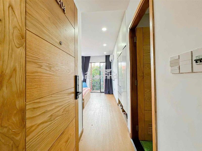 Siêu phẩm studio full nội thất, ban công sát cầu nguyễn văn cừ
