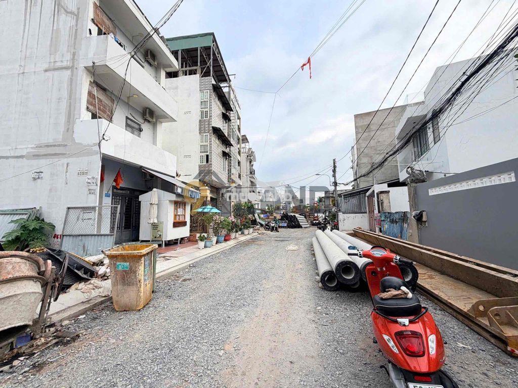 Hơn 4tỷ - sở hữu nhà 2 mặt tiền đường xe tải. dân trí- xd full 5 tầng - 2