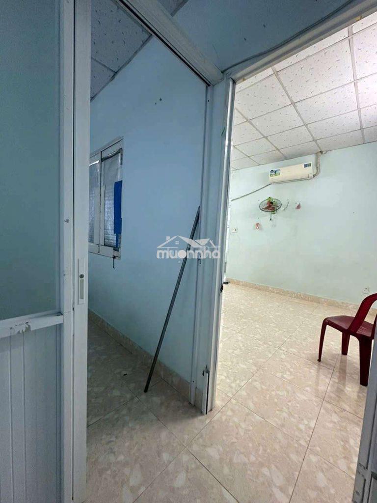 Nguyên căn cho thuê 2 phòng 8,5tr quận 4 - 4