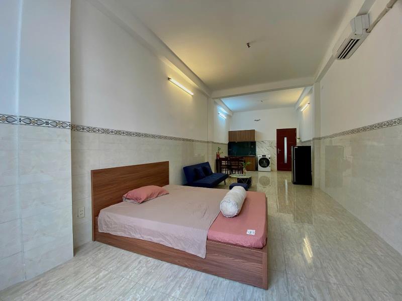Studio cửa sổ trời mặt tiền đường - full nội thất - máy giặt riêng - ngay ngã tư hàng xanh, di chuyển các trường dh hutech, uth, uef, hiu chỉ 5-10p