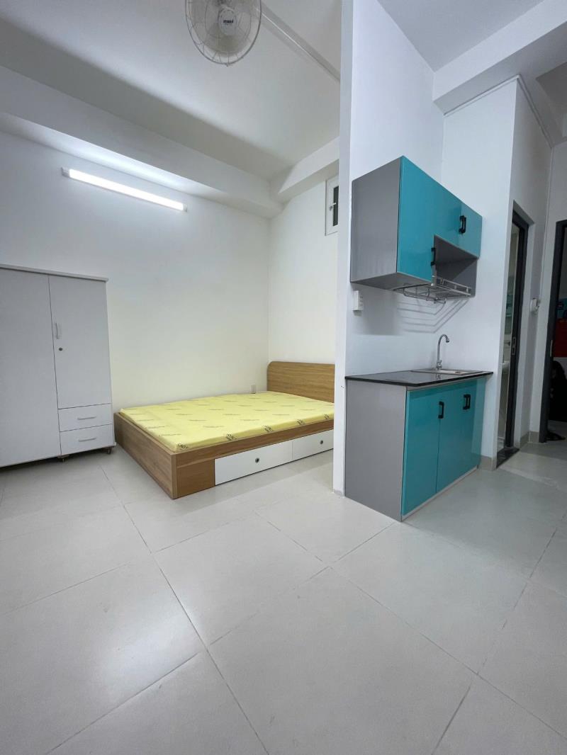 Studio mới xây full nội thất - cửa sổ trời thoáng mát - ngay cổng dh văn lang - ở tối đa 3 người giá cực rẻ - 3