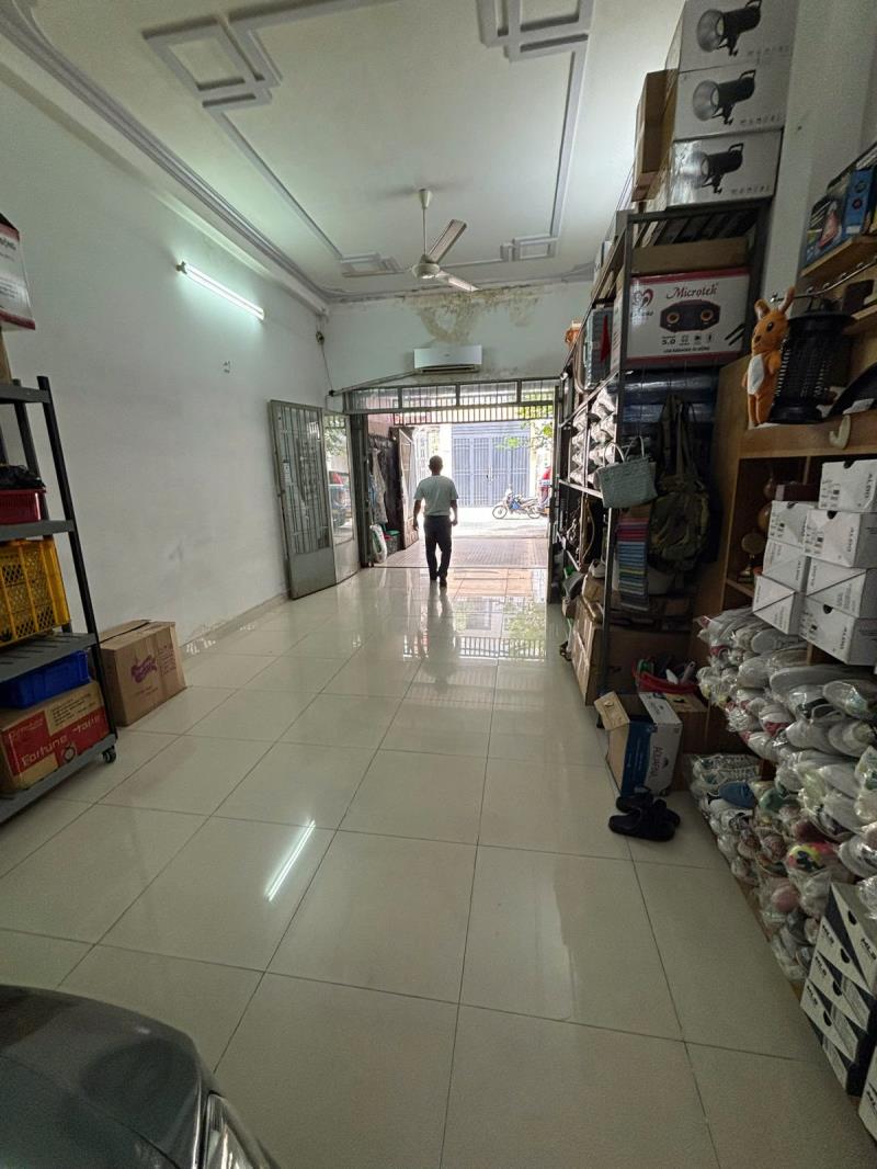 Gần đần sen – hẻm xe tải thông - hoà bình -tân phú- dt:4*20m- 11 tỷ 2 - 3
