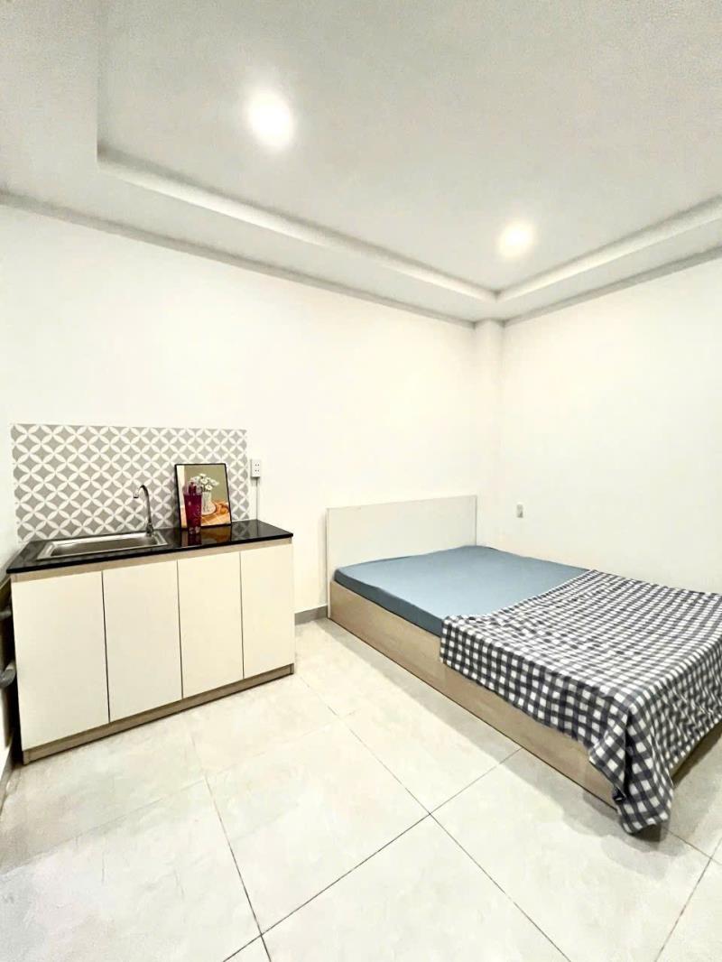 Cho thuê phòng full nội thất - hầm xe thang máy - ngay cổng dh văn lang - 3