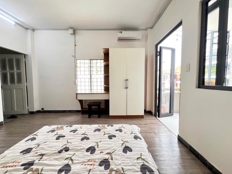 Cho thuê căn hộ có ban công gần chợ bà chiểu đường nguyễn văn đậu, bình thạnh - 2