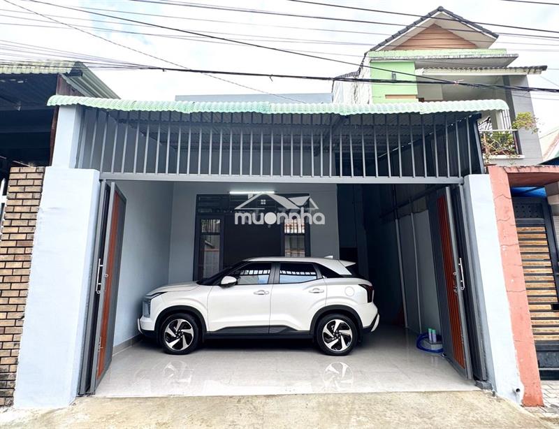 Cho thuê nhà 130m2,ngay chợ phú thọ,xe hơi trong nhà. chỉ 5.5 tr.đ/th