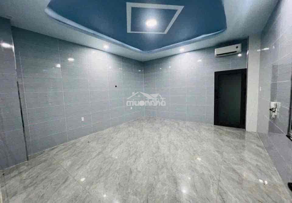 Cho thuê nhà đẹp 7 phòng ngủ  góc 2 mặt tiền kdc bửu long 3 - 4