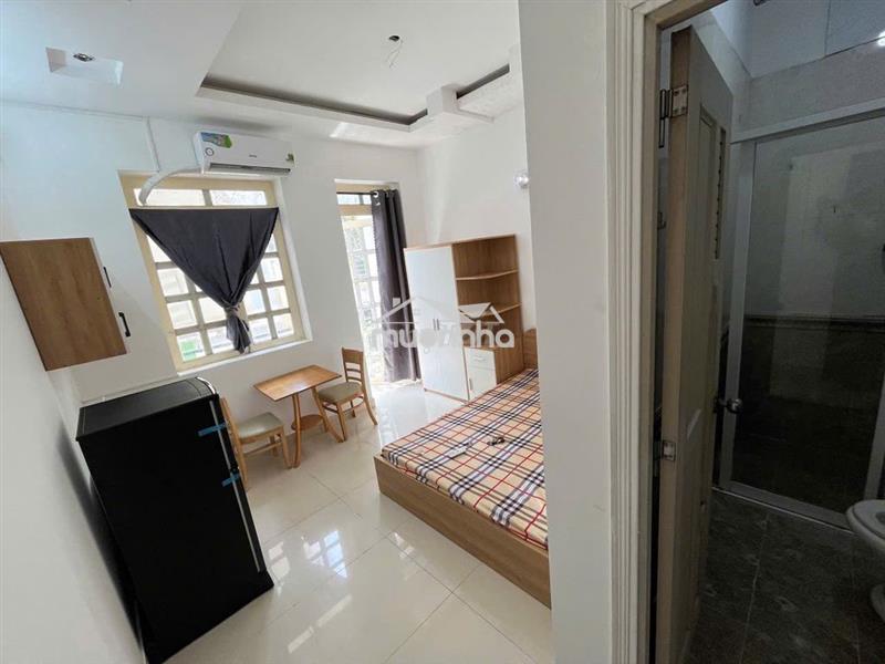 Siêu phẩm studio ban công máy giặt riêng + thang máy + gần dh huflit