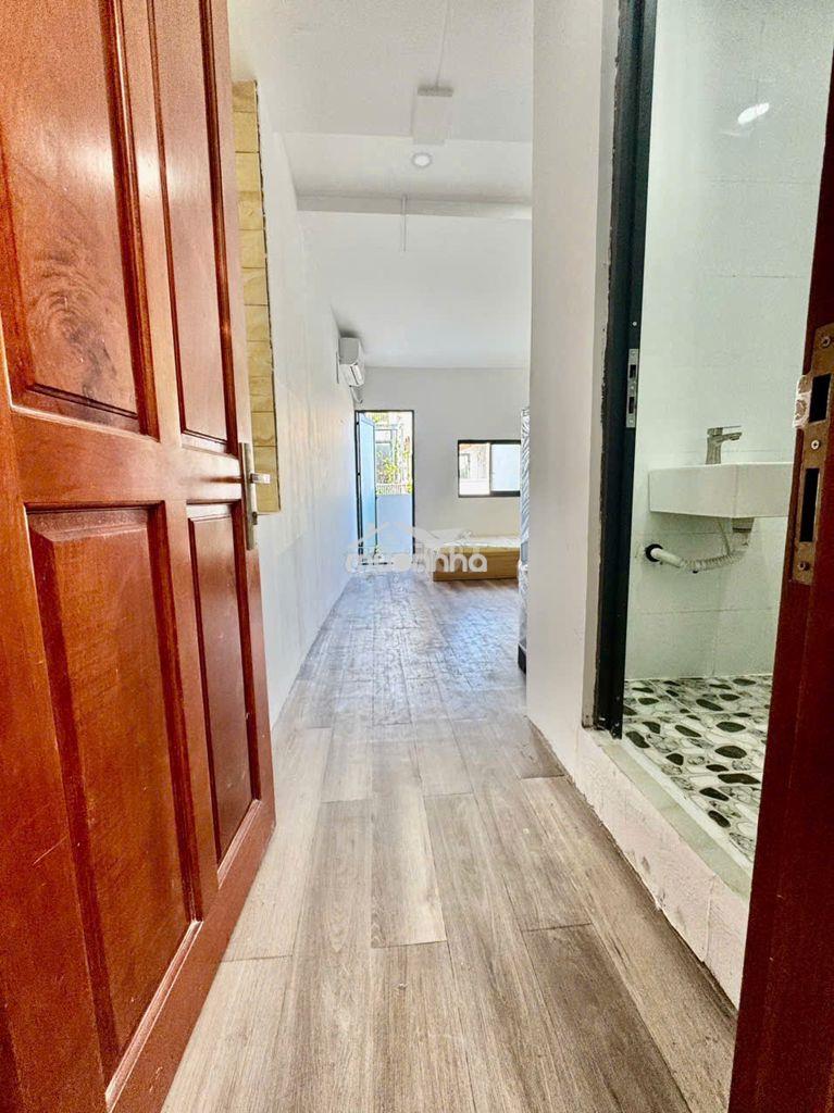 Studio ban công lớn full nội thất phan xích long, chỉ 6,6 triệu/tháng