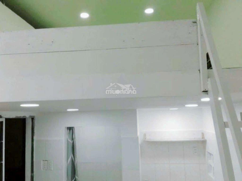 Phòg lầu1,khôg gian riêg tư,ban côg riêg,gác rộg,máylạnh,gầnchợphúlâm  - 4