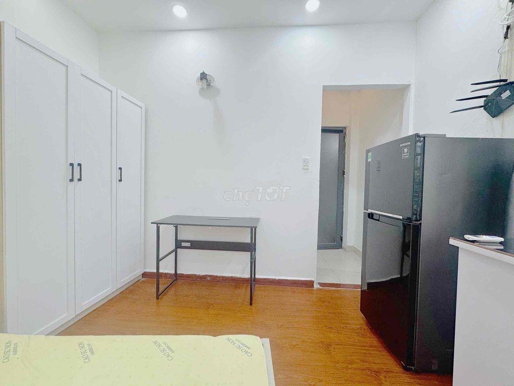 Cửa sổ trời - ngay thích quảng đức - phan đăng lưu - nguyễn thượng hiề - 3