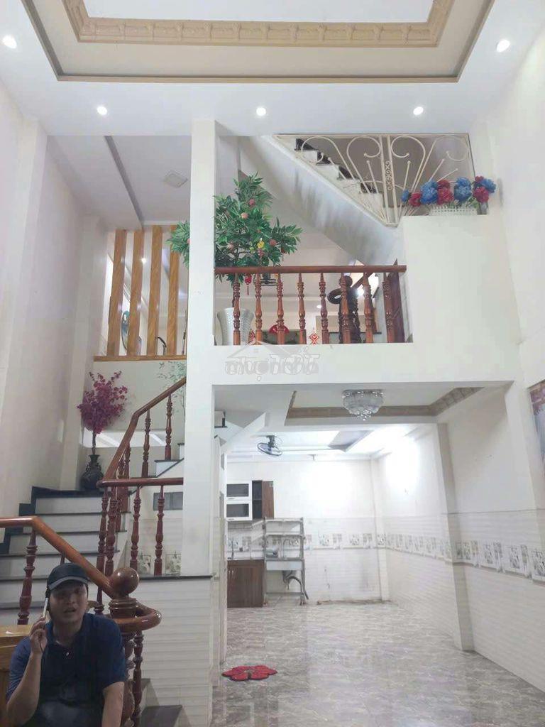 Mơi 5x11 ⚘️đuc 3 lầu,5ph 4wc xe hơi vào nhà ok ⚘️hiẹp thành q12