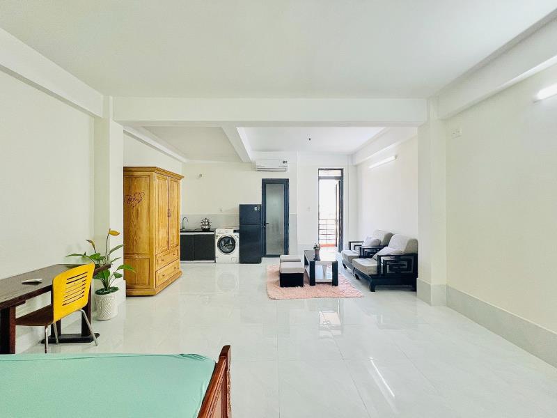 Phòng 40m2 ban công thoáng, an ninh ngay etown cộng hòa