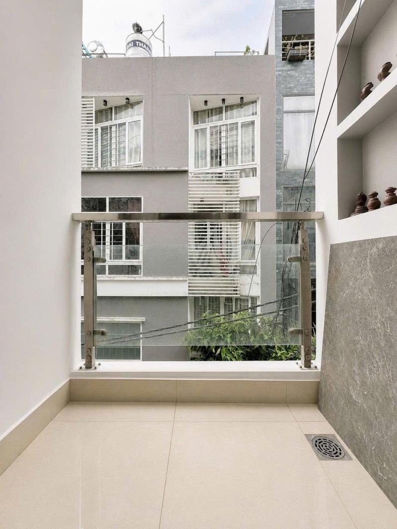 Nhà mới full nội thất - ban công - ngay dh văn lang cs2 - 3