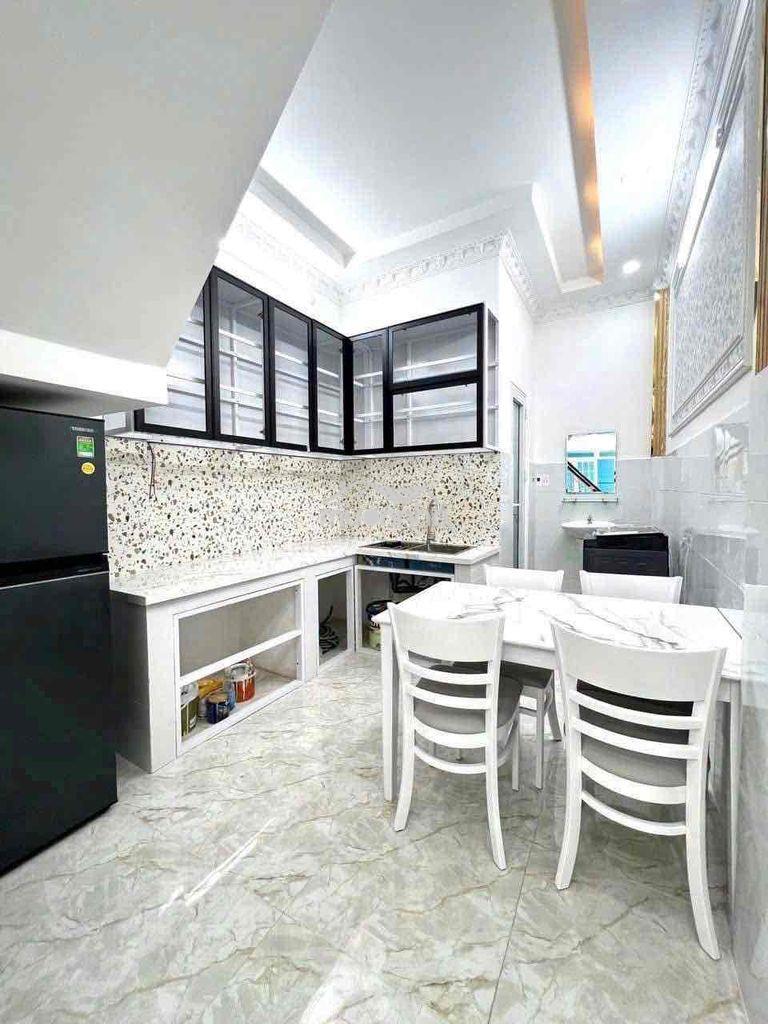 Nguyên căn ô tô gần nhà khu dân cư an ninh 2pn giá 7tt - 2