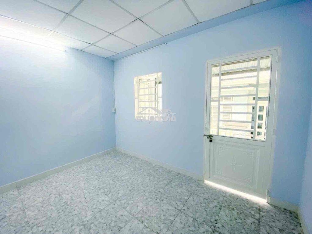 Nhà 3 tầng - sổ vuông a4 - 40m ra mặt tiền - 24m2 - 4,x tỷ - 3