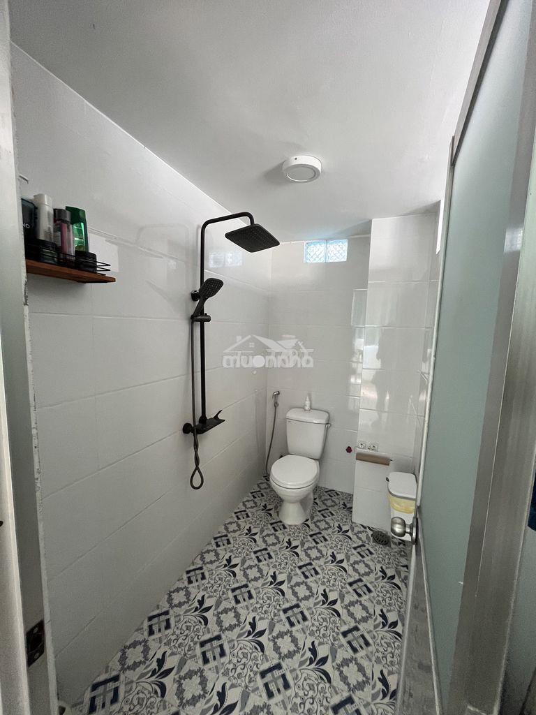 Căn hộ 1 phòng ngủ full bếp, bồn tắm, smart tivi gần chợ, etown - 4