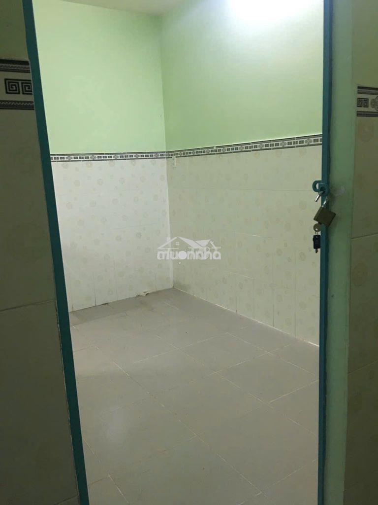 Phòng máy lạnh, đường 3.2, gần chùa việt nam quốc tự, q10, 12m2, 2.3tr - 2