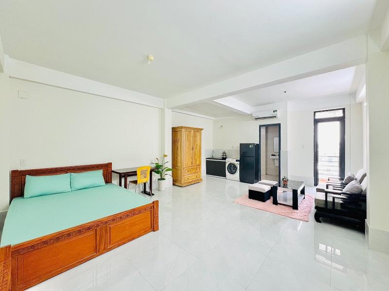 Phòng studio full nội thất bancon cửa sổ to ngay cộng hòa gần vincom cộng hòa gần chợ hoàng hoa thám