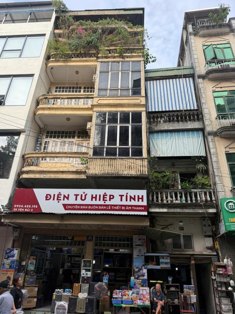Nhà thuê toàn bộ nhà cửa hàng 25 yên bái 2 (chợ trời) hai bà trưng, hn; 0913319402