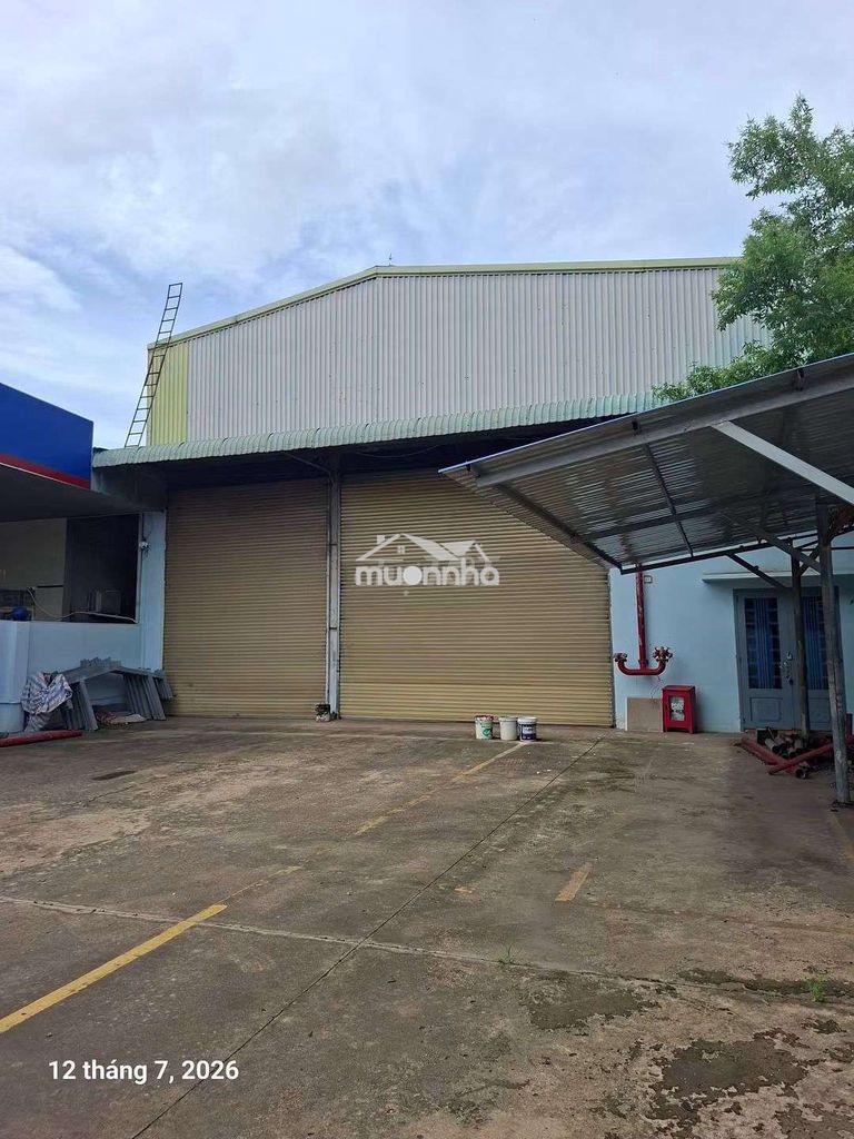 Cho thuê nhà xưởng dĩ an bình dương
  320m2
giá thuê 20 triệu/tháng - 2