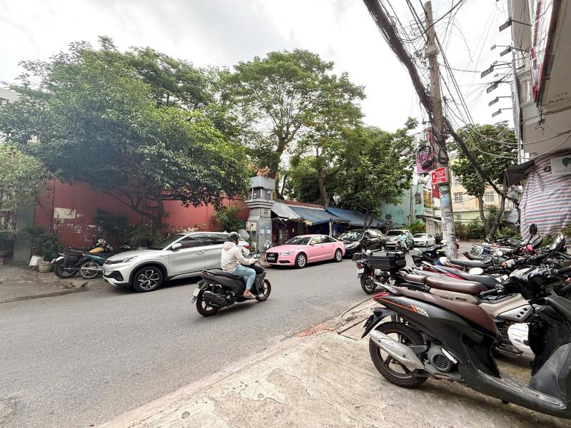Cho thuê mặt bằng kinh doanh 30m2 ngay nguyễn ngọc lộc giao 3/2 - 2