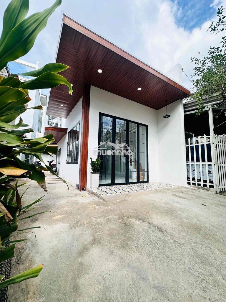 Nhà chánh nghĩa căn góc mt nhựa thông