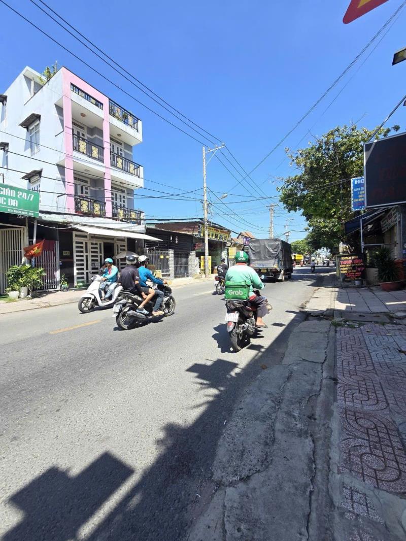 Bán nhà 8 x 50 mặt tiền nguyễn thị kiểu, full thổ cư, vị trí đẹp, kế bên gò vấp.