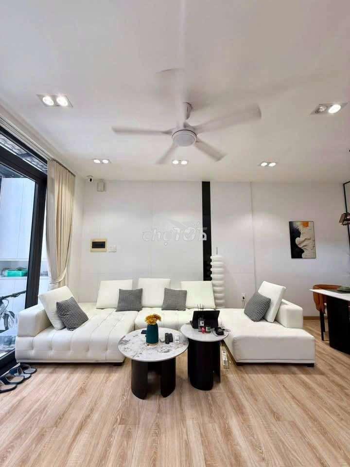 Lê văn duyệt. q1. villa. phố. hxh. ngang 6m. 5 tầng. chỉ 11 t